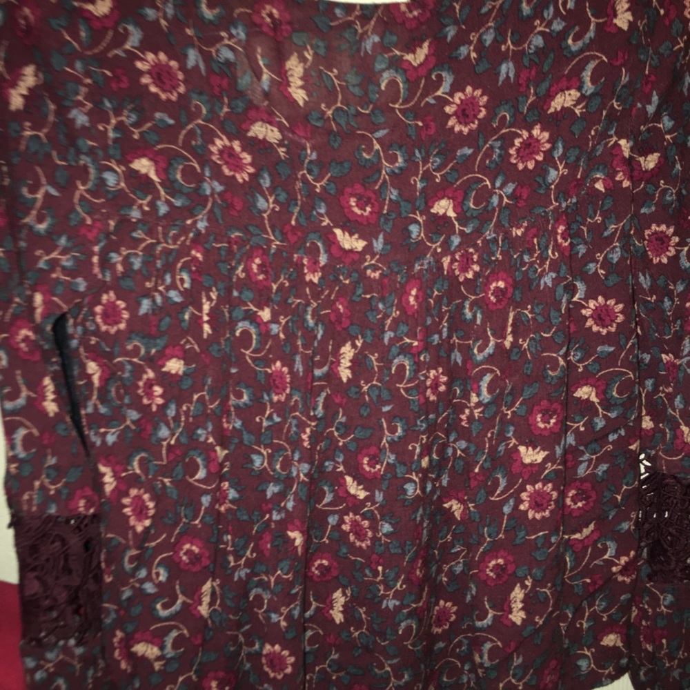 Blouse - Picture 2 of 3